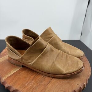 Beek Puffin booties in saddle vegetable-tanned leather beige sz 8.5